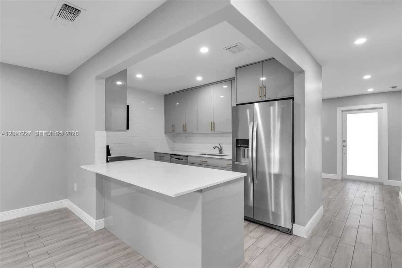 3771 Sw 99th Ave #4 - Photo 7 of 23