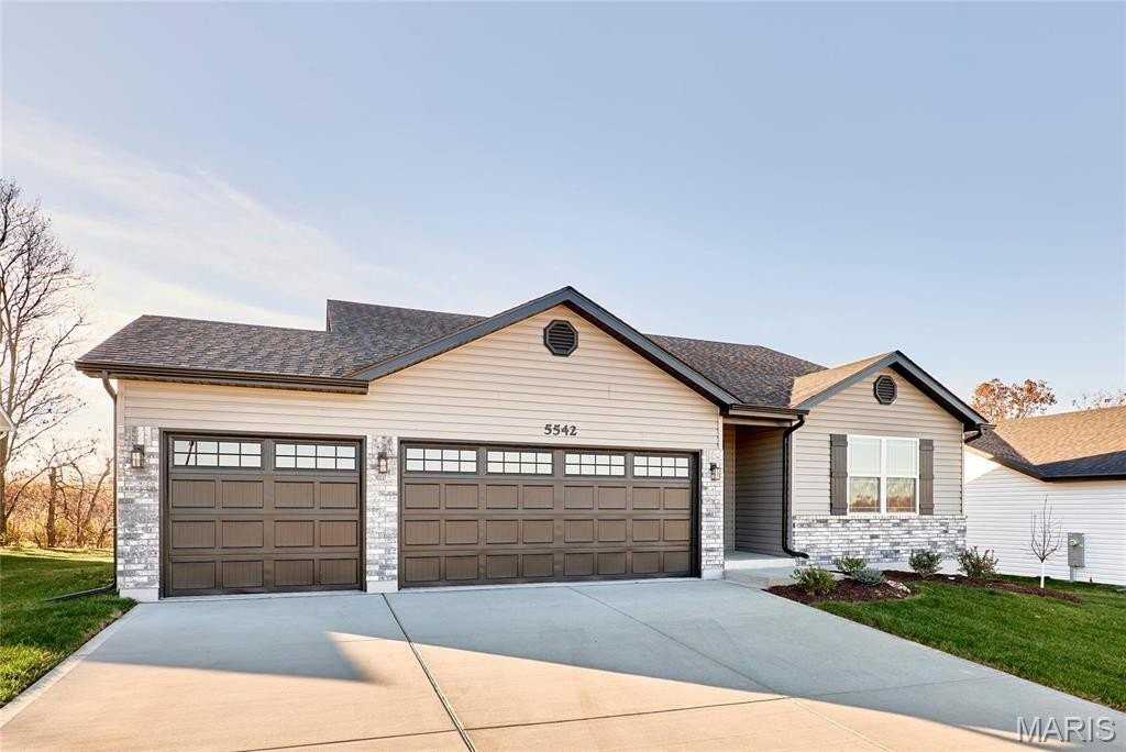 5542 Autumn Trace Pkwy - Photo 2 of 50