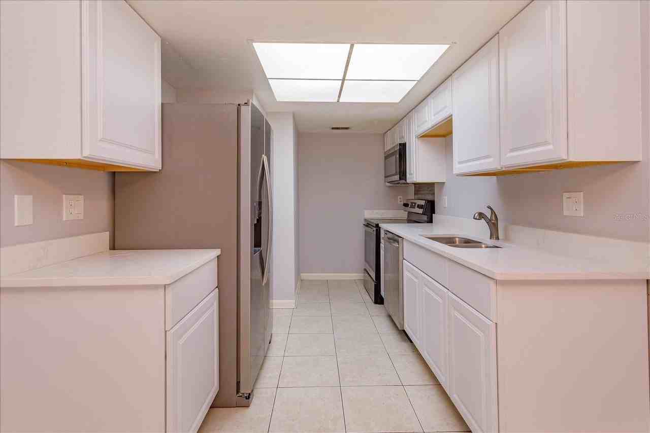 5013 Vineland Rd #108 - Photo 4 of 18