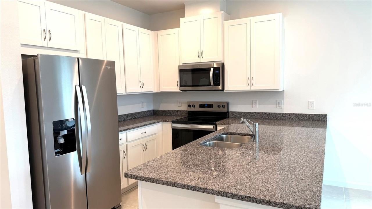 2947 Camellia Flower St - Photo 4 of 27