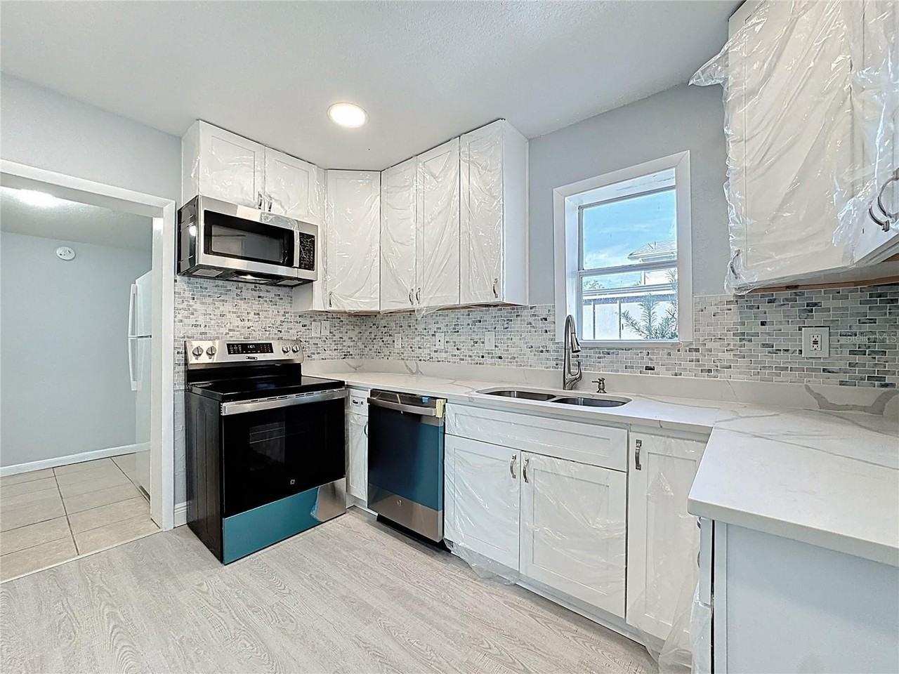 1600 Roosevelt Ave - Photo 7 of 21