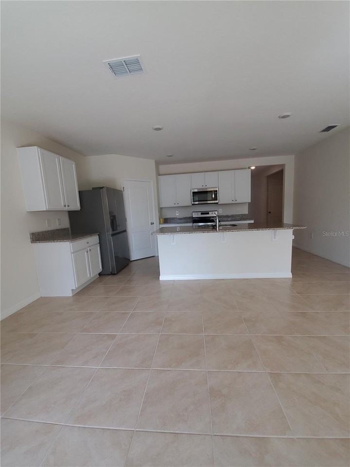 2965 E Slater Dr - Photo 4 of 25