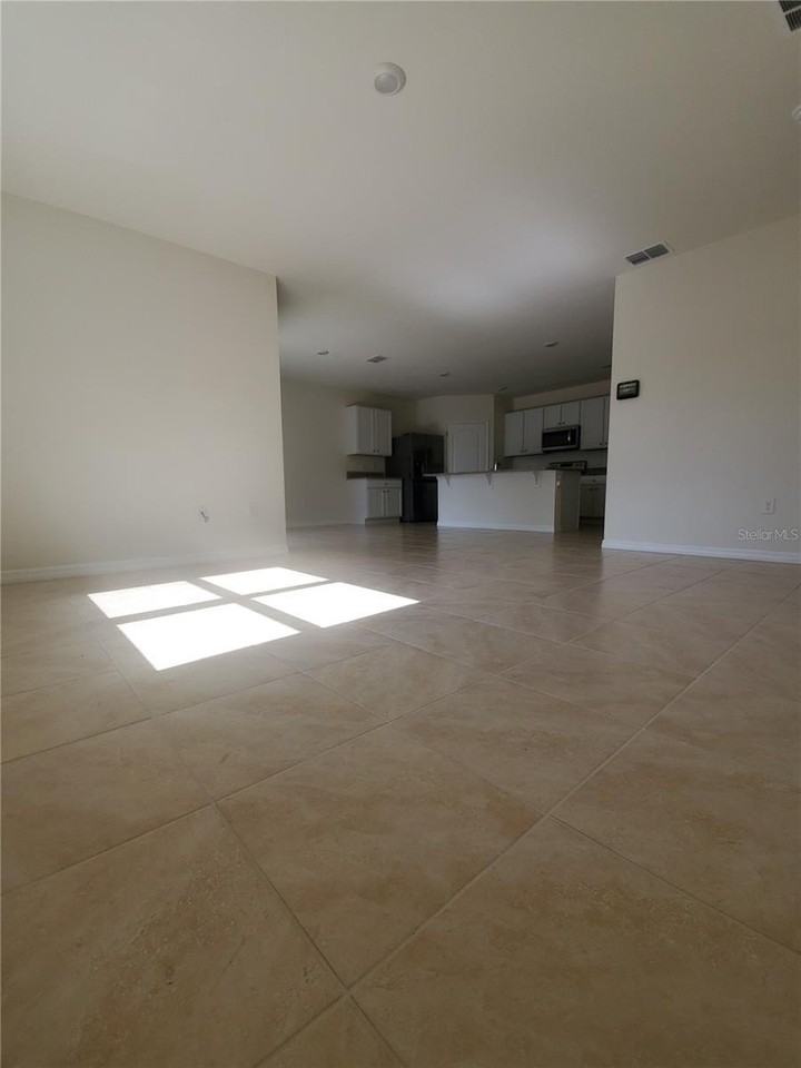 2965 E Slater Dr - Photo 5 of 25