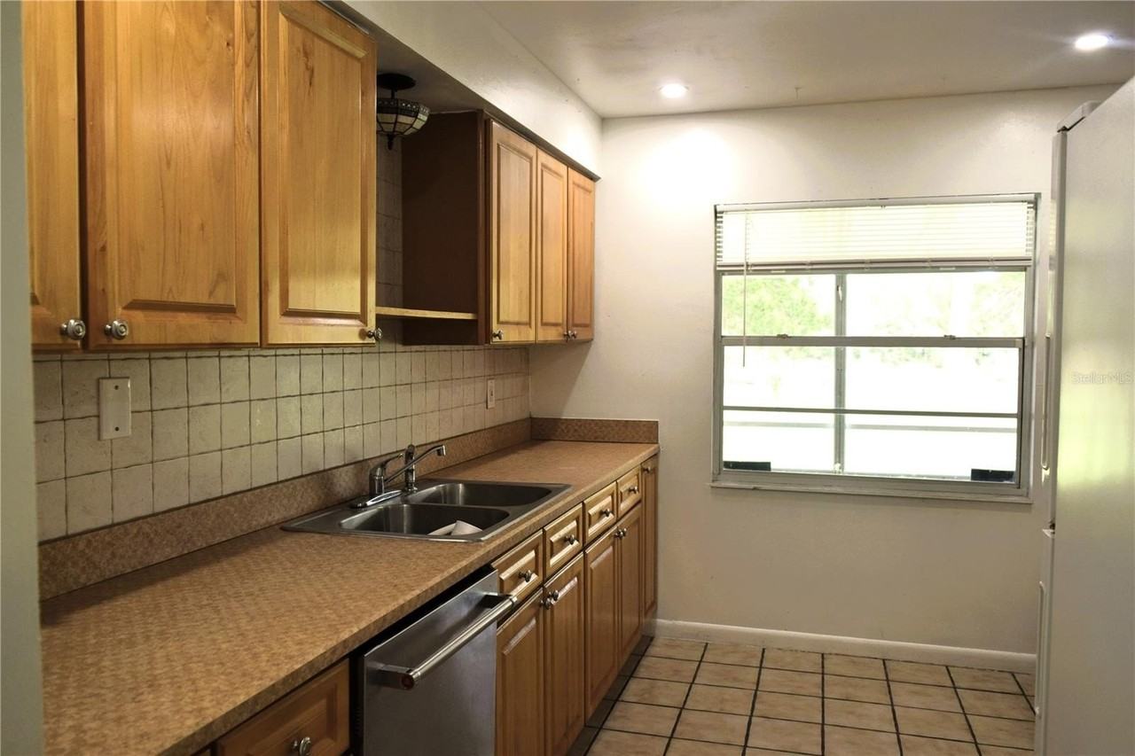 134 Beechwood Ln - Photo 2 of 14