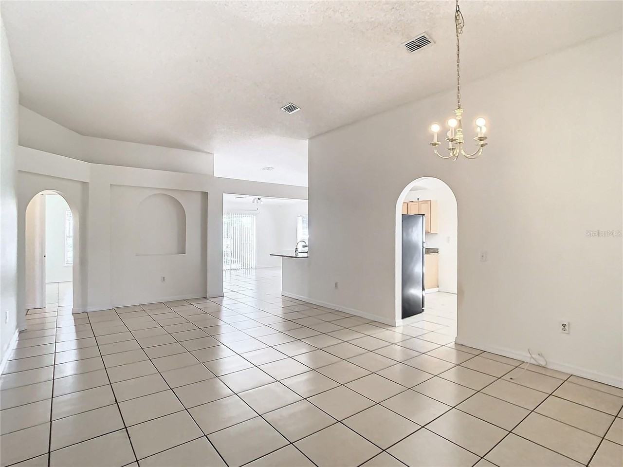 10155 Laxton St - Photo 4 of 44