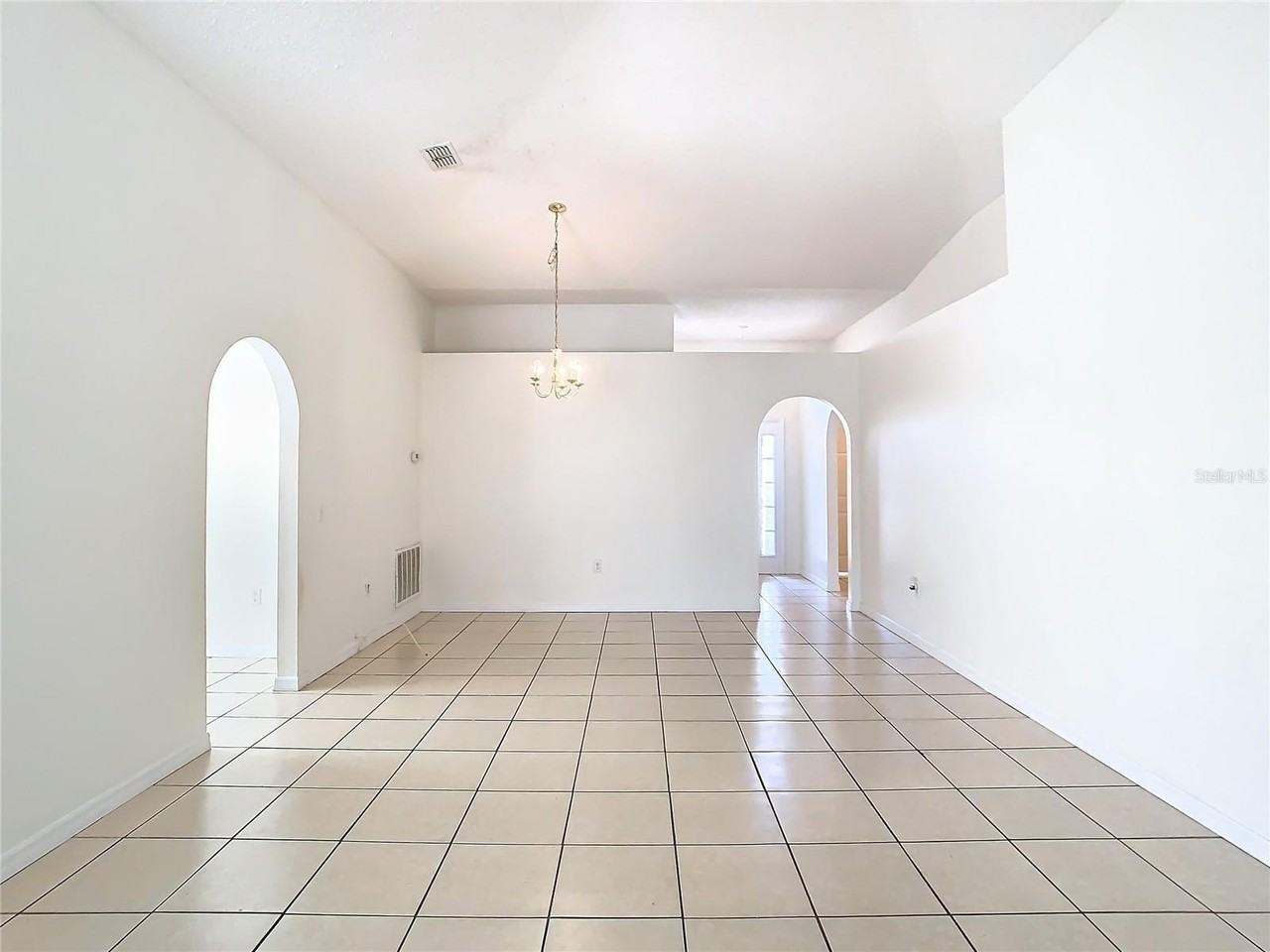 10155 Laxton St - Photo 5 of 44