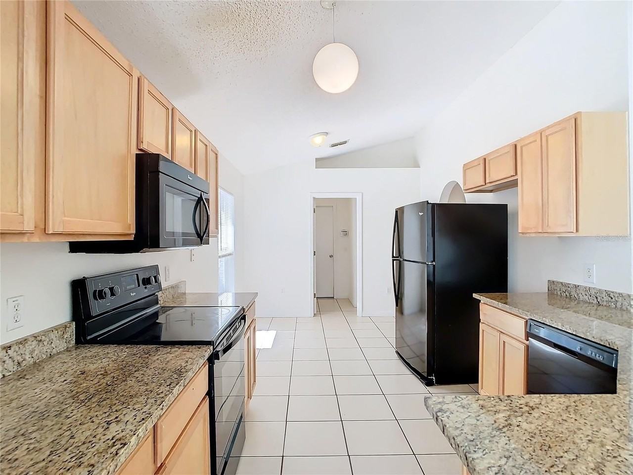 10155 Laxton St - Photo 6 of 44