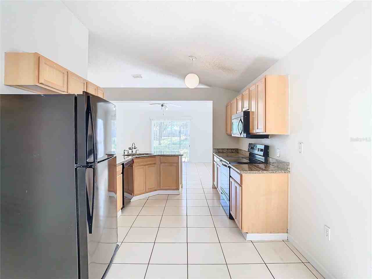 10155 Laxton St - Photo 7 of 44