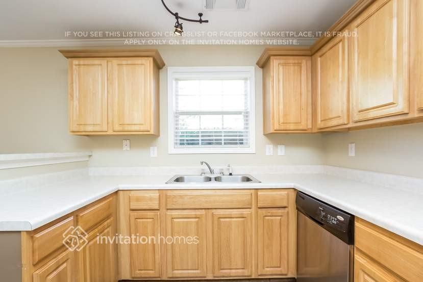 6582 Grand Hickory Dr - Photo 6 of 21
