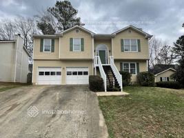 featured image of 560 Heathgate Dr