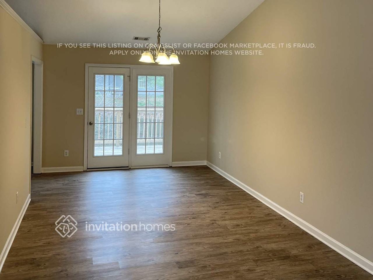 560 Heathgate Dr - Photo 4 of 16