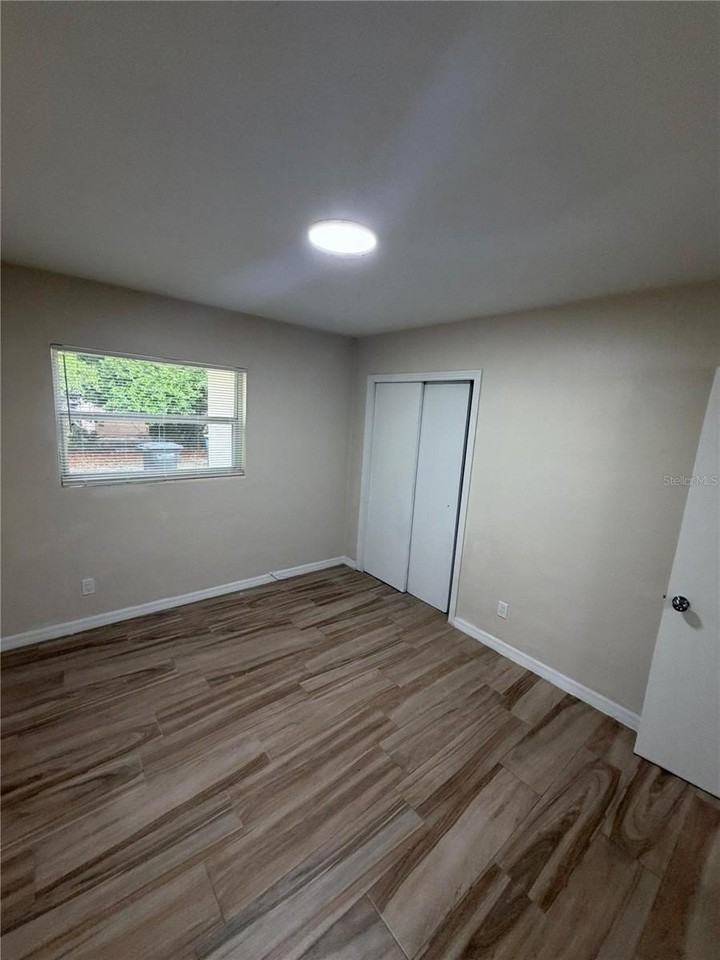 1458 Grove St - Photo 4 of 11