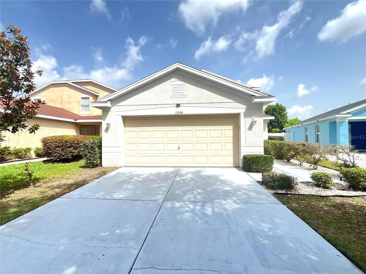11534 Bay Gardens Loop - Photo 3 of 35