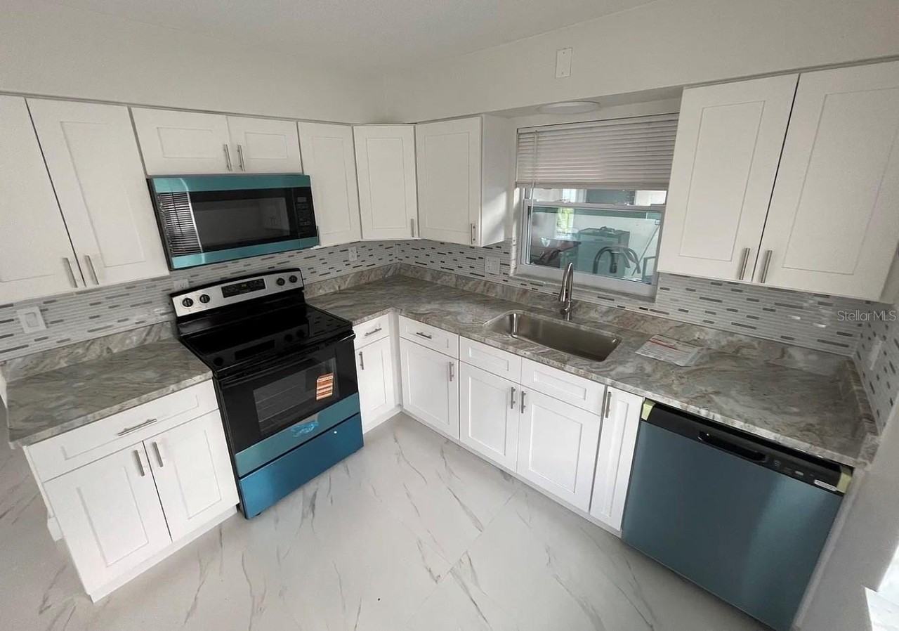 3055 Belcher Rd - Photo 2 of 6