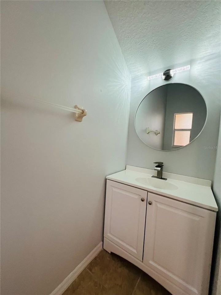 9096 Iron Oak Ave - Photo 5 of 20