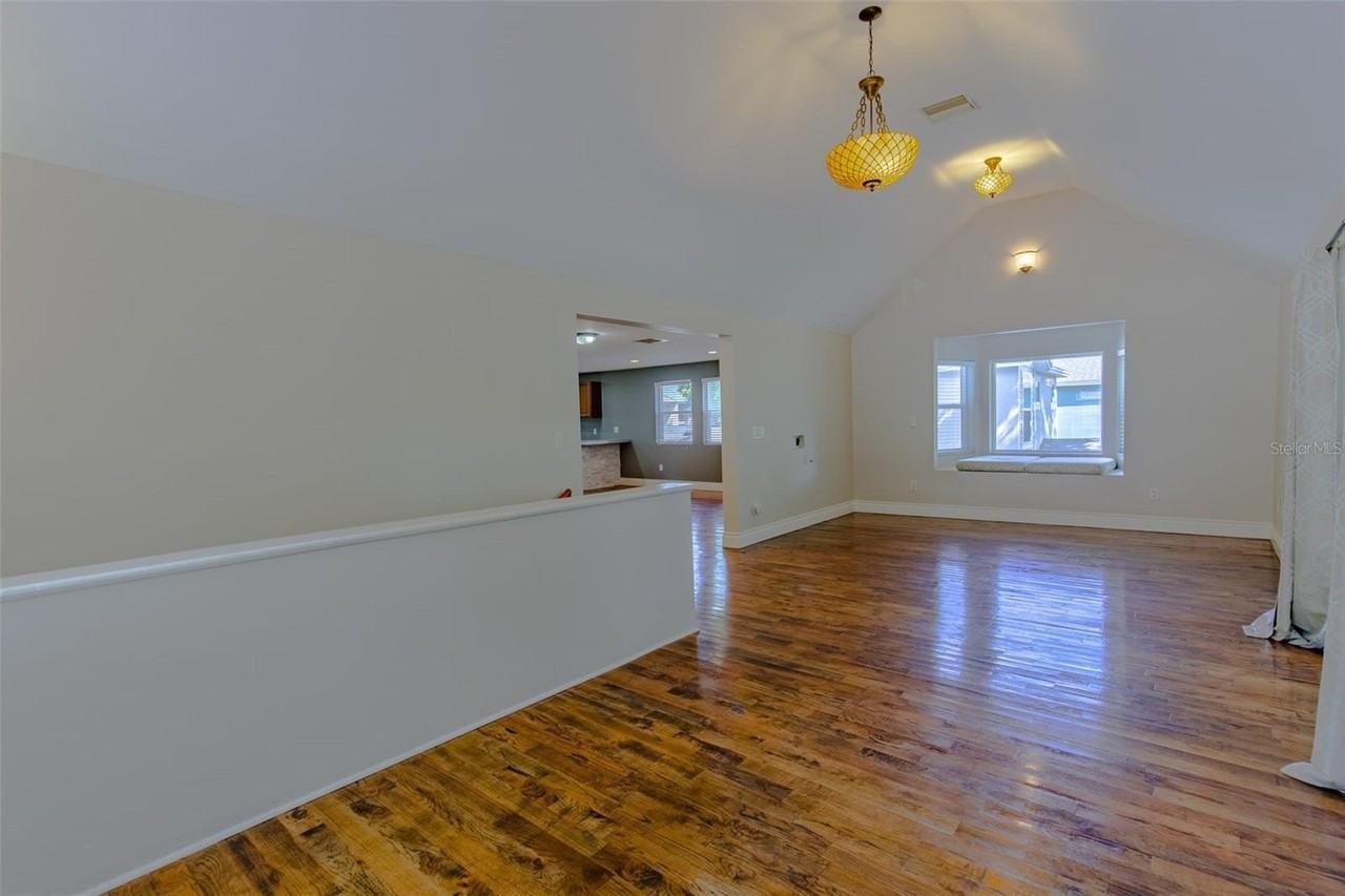 802 8th St N #802 - Photo 4 of 45