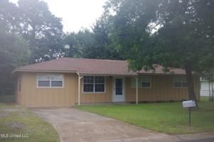 featured image of 156 Lafayette Cir