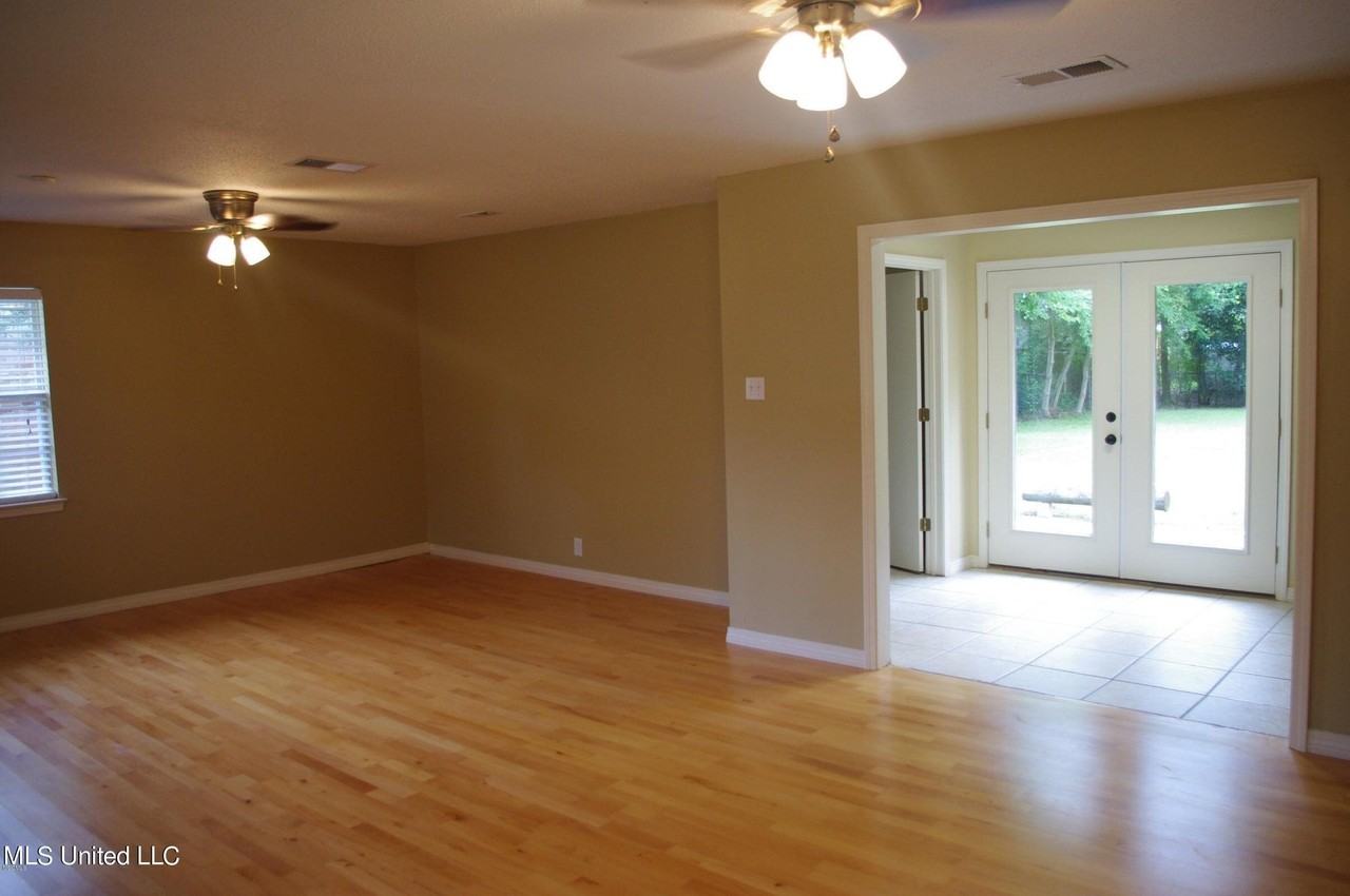 156 Lafayette Cir - Photo 2 of 11