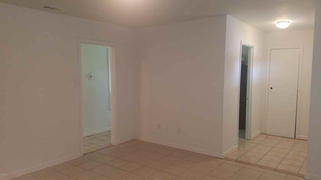 678 Meadow Dr - Photo 4 of 19
