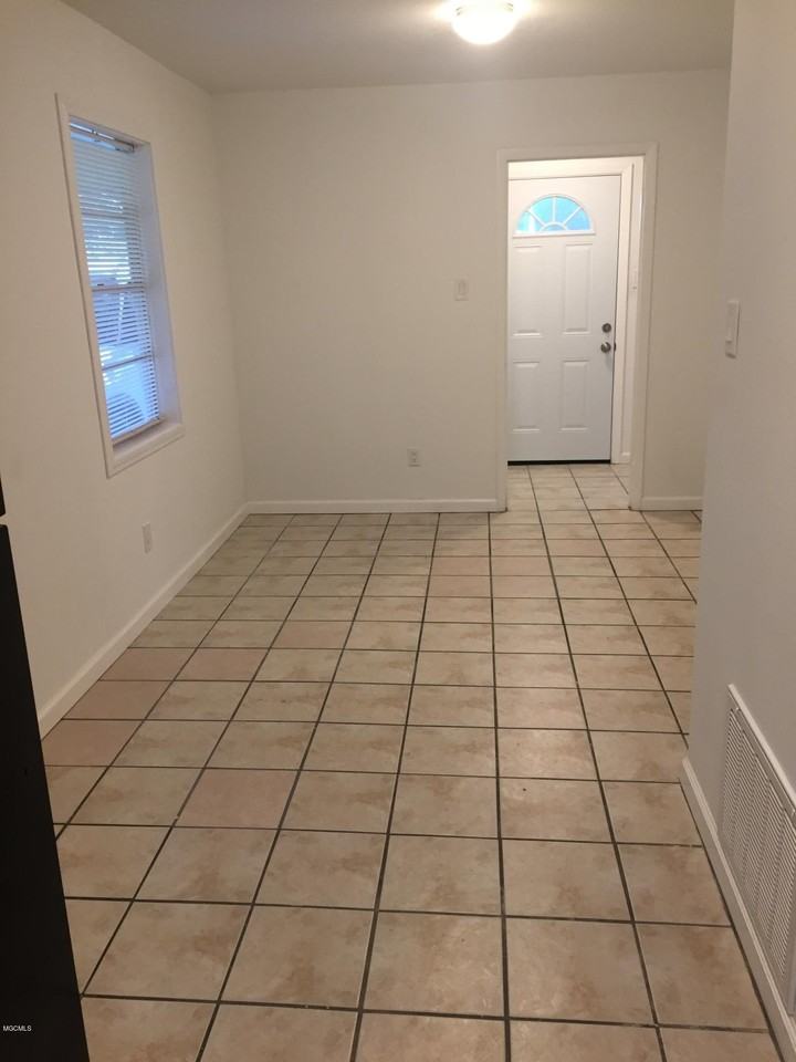 678 Meadow Dr - Photo 5 of 19