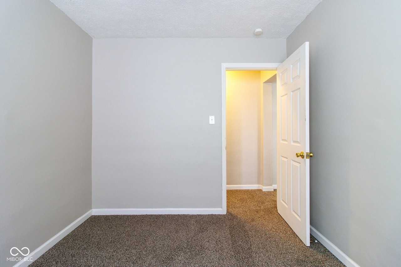 63 S 3rd Ave - Photo 6 of 15