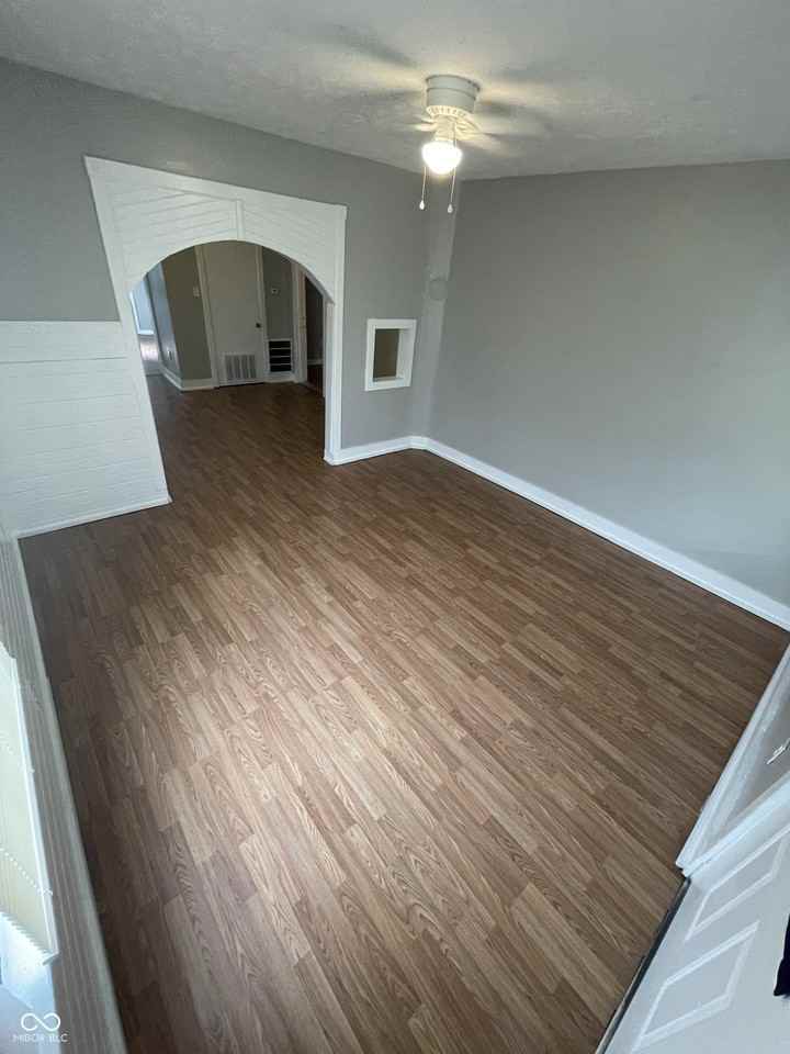2631 Southeastern Ave - Photo 4 of 22