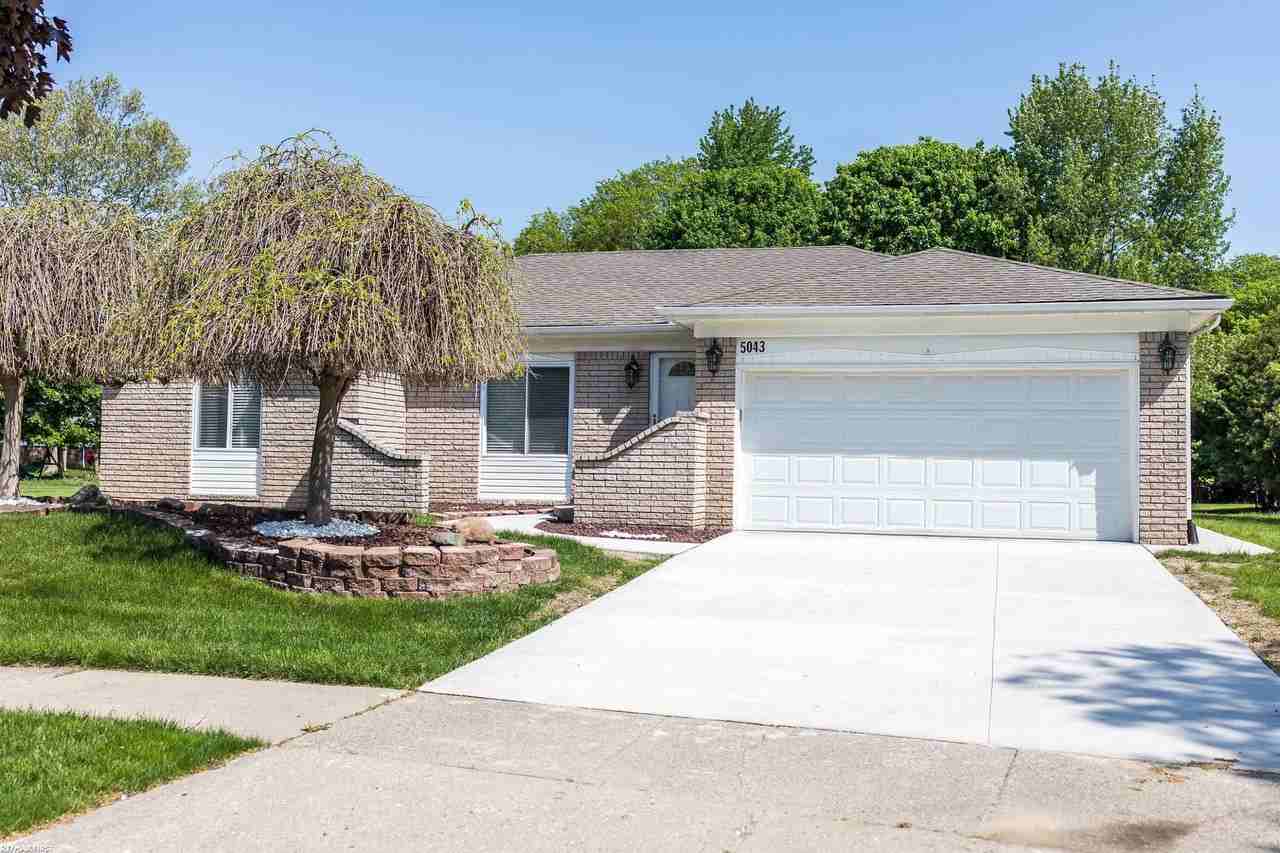5043 Tyler Dr - Photo 2 of 34