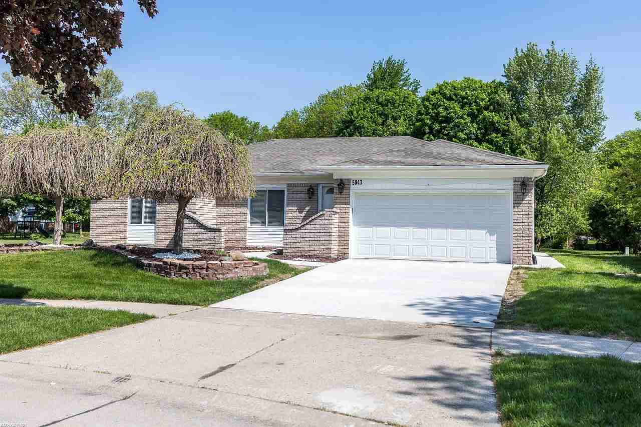 5043 Tyler Dr - Photo 3 of 34