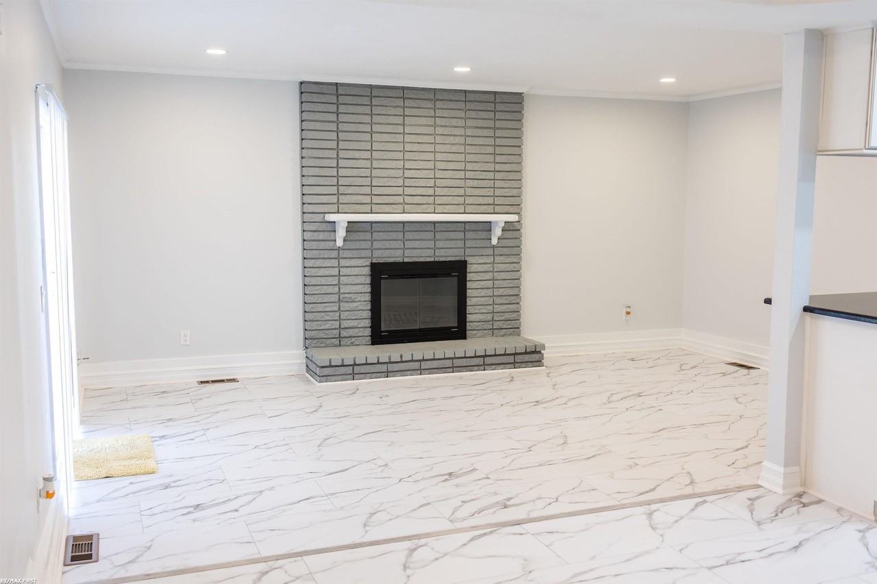5043 Tyler Dr - Photo 7 of 34