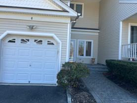 8 Lindbergh Cir - Photo 1 of 1