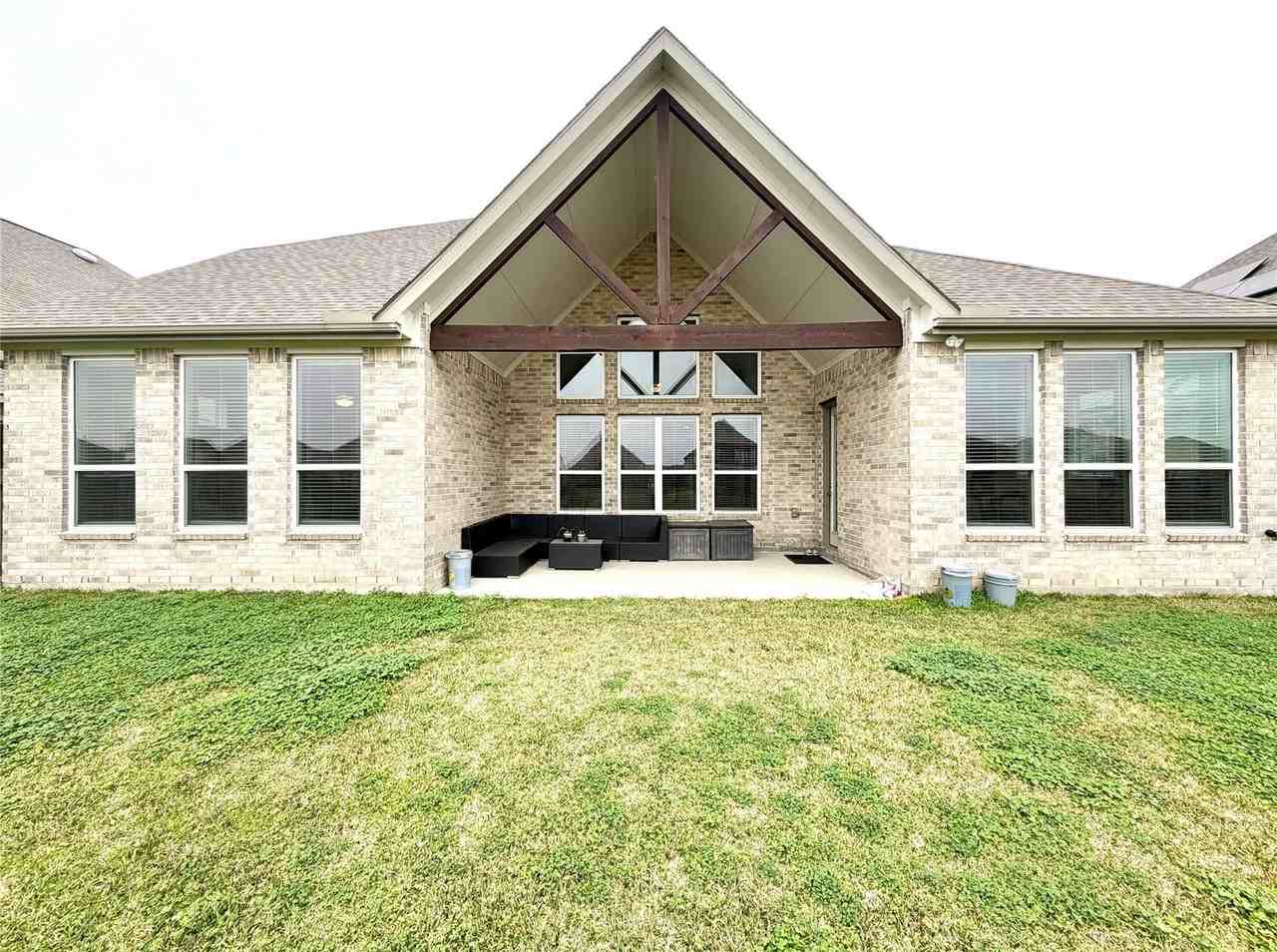 6610 Lake Oasis Dr - Photo 3 of 8