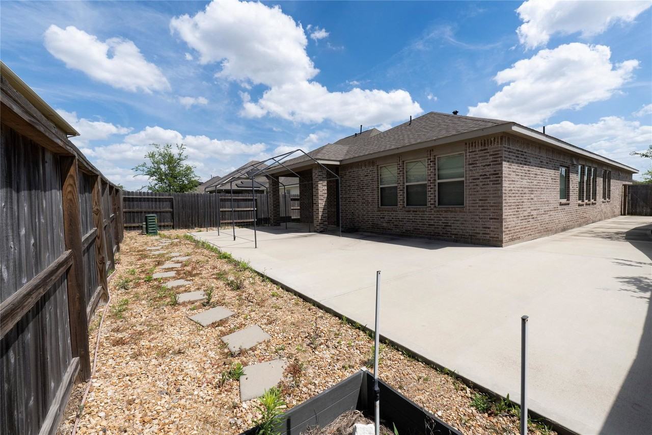 24238 Golden Fallow Dr - Photo 3 of 8