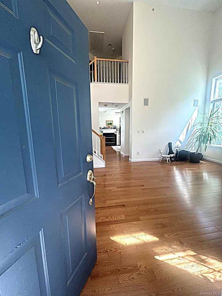 80 Landmark Ct - Photo 3 of 46