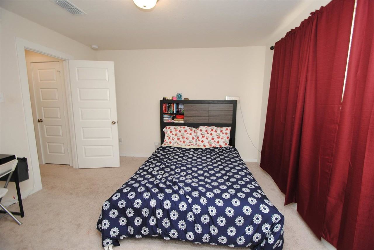 7143 Clearwater Cove Dr - Photo 5 of 8