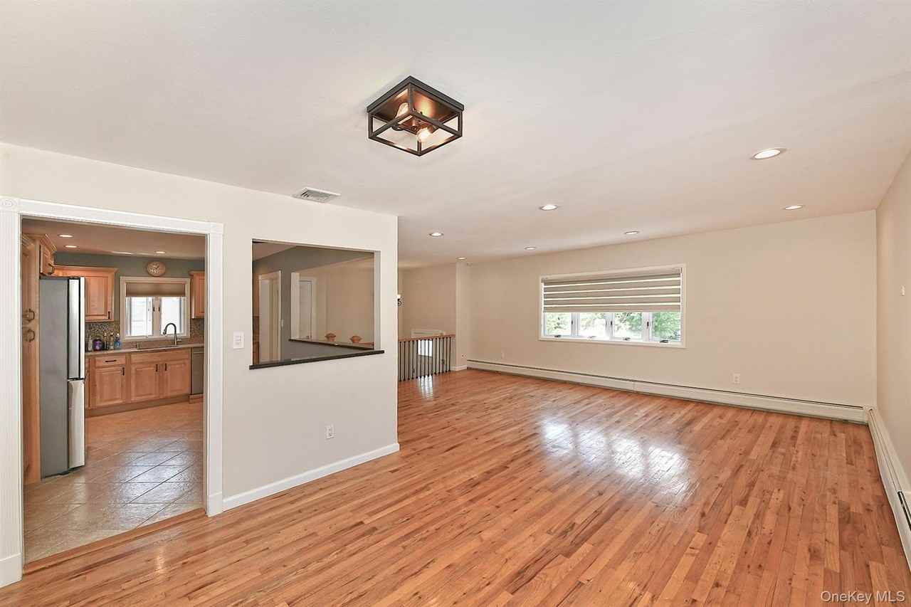44 Derby Ave - Photo 4 of 17