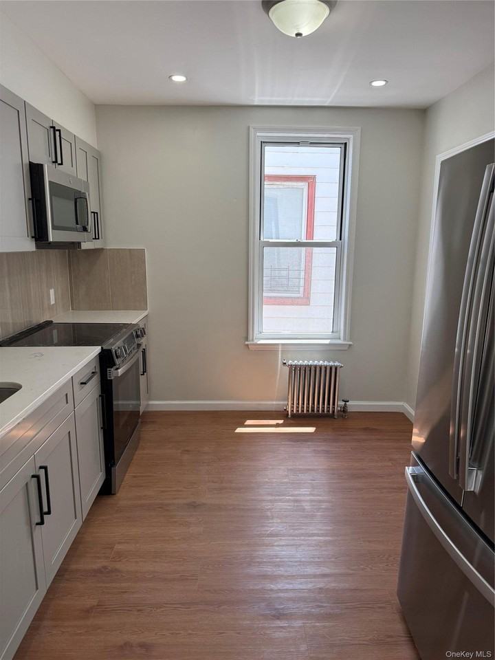 597 E 4th St #2 - Photo 3 of 14