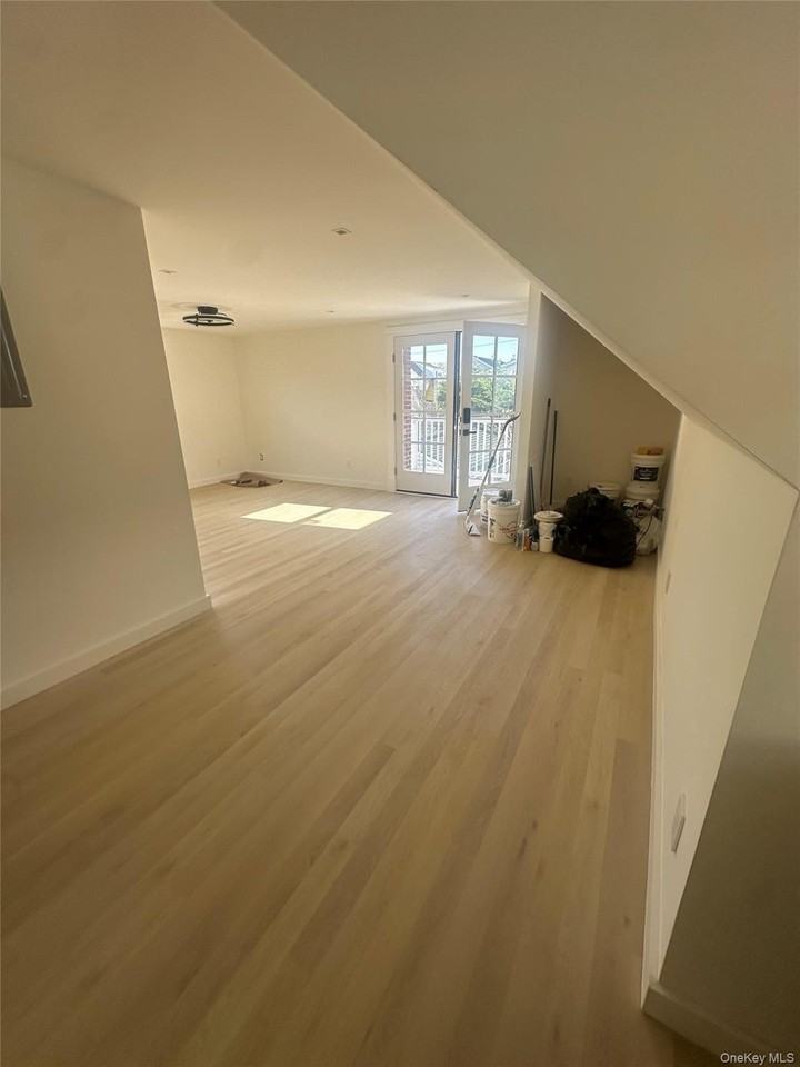 557 E Hudson St - Photo 4 of 11