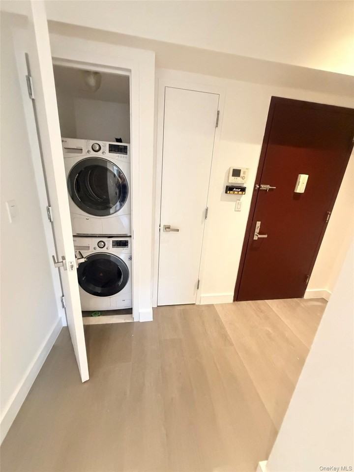 13619 Franklin Ave #4A - Photo 6 of 11