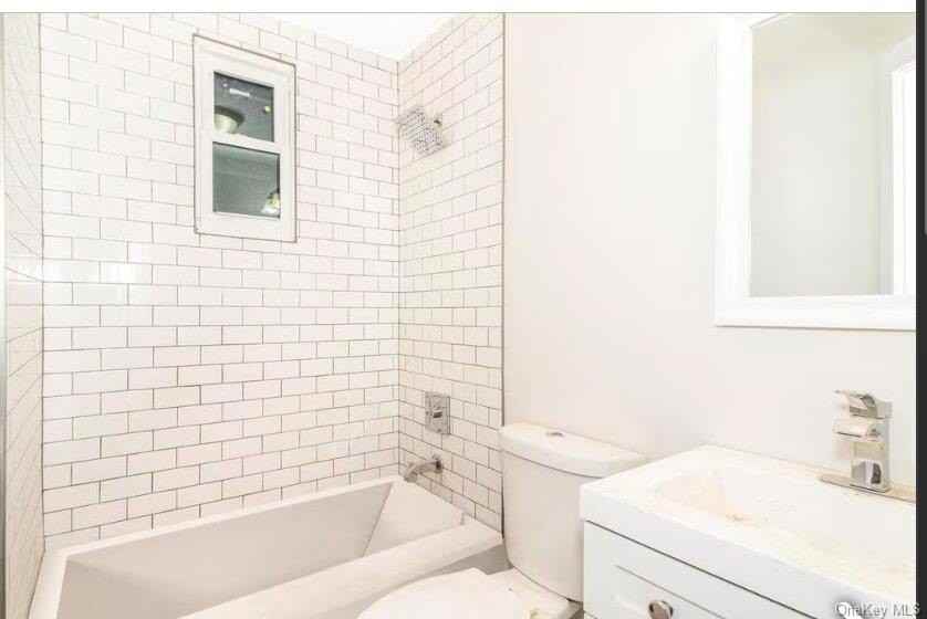 154 Woodworth Ave - Photo 4 of 9
