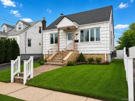featured image of 494 Lincoln St