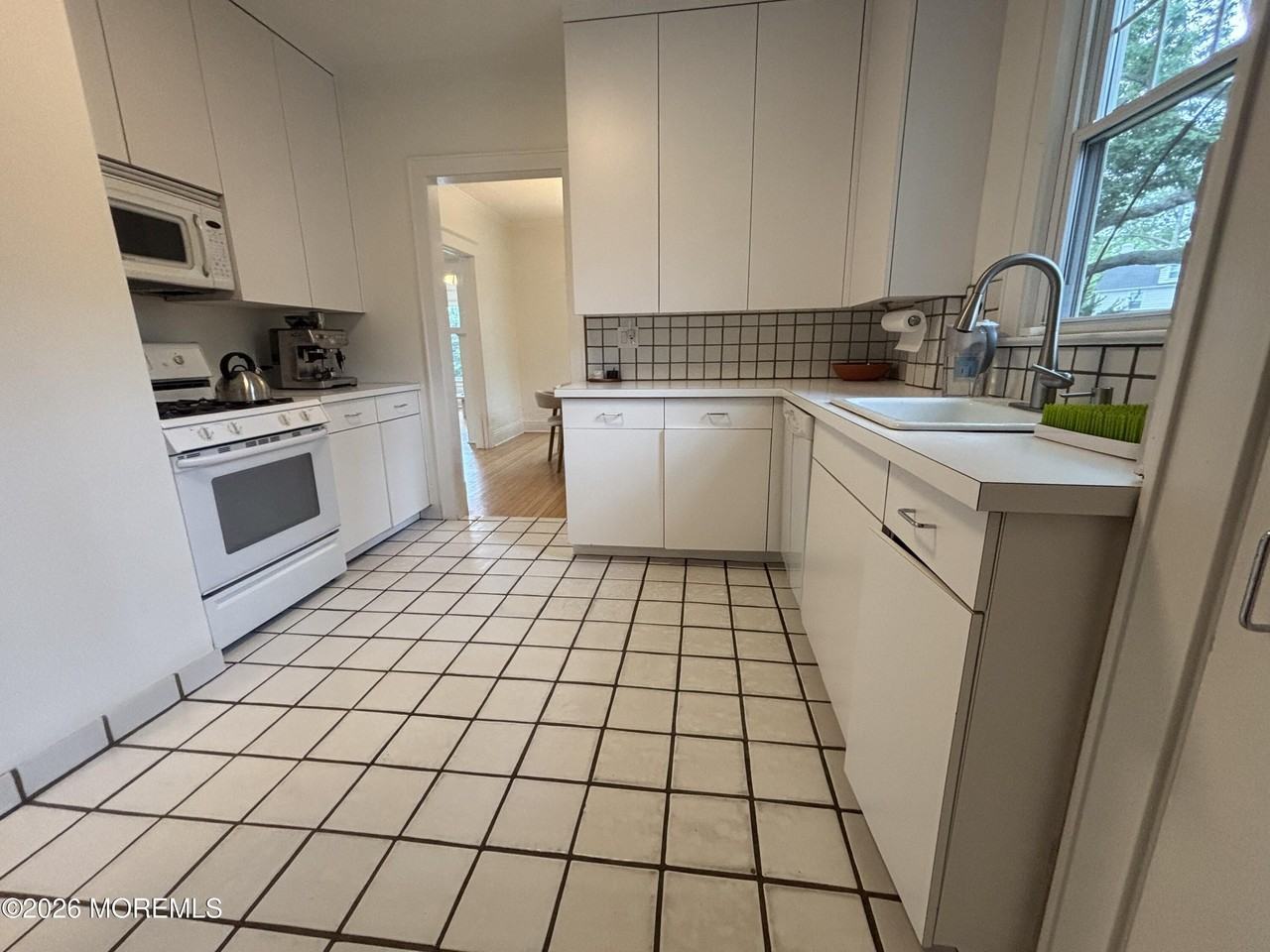 219 Elberon Blvd - Photo 7 of 16