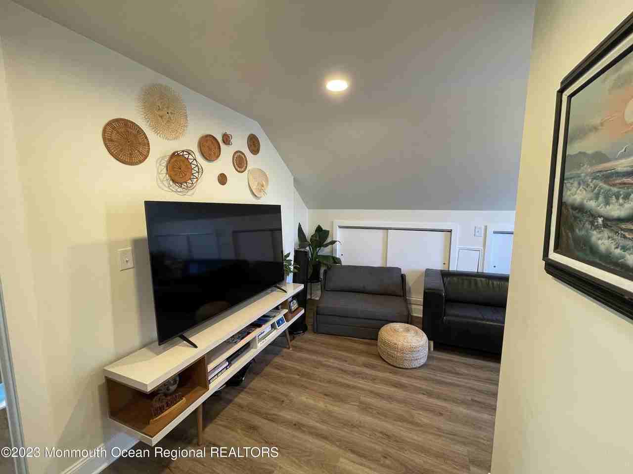 303 7th Ave #4 - Photo 3 of 9