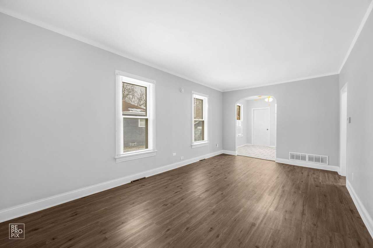 44 N Glenwood Ave - Photo 2 of 6