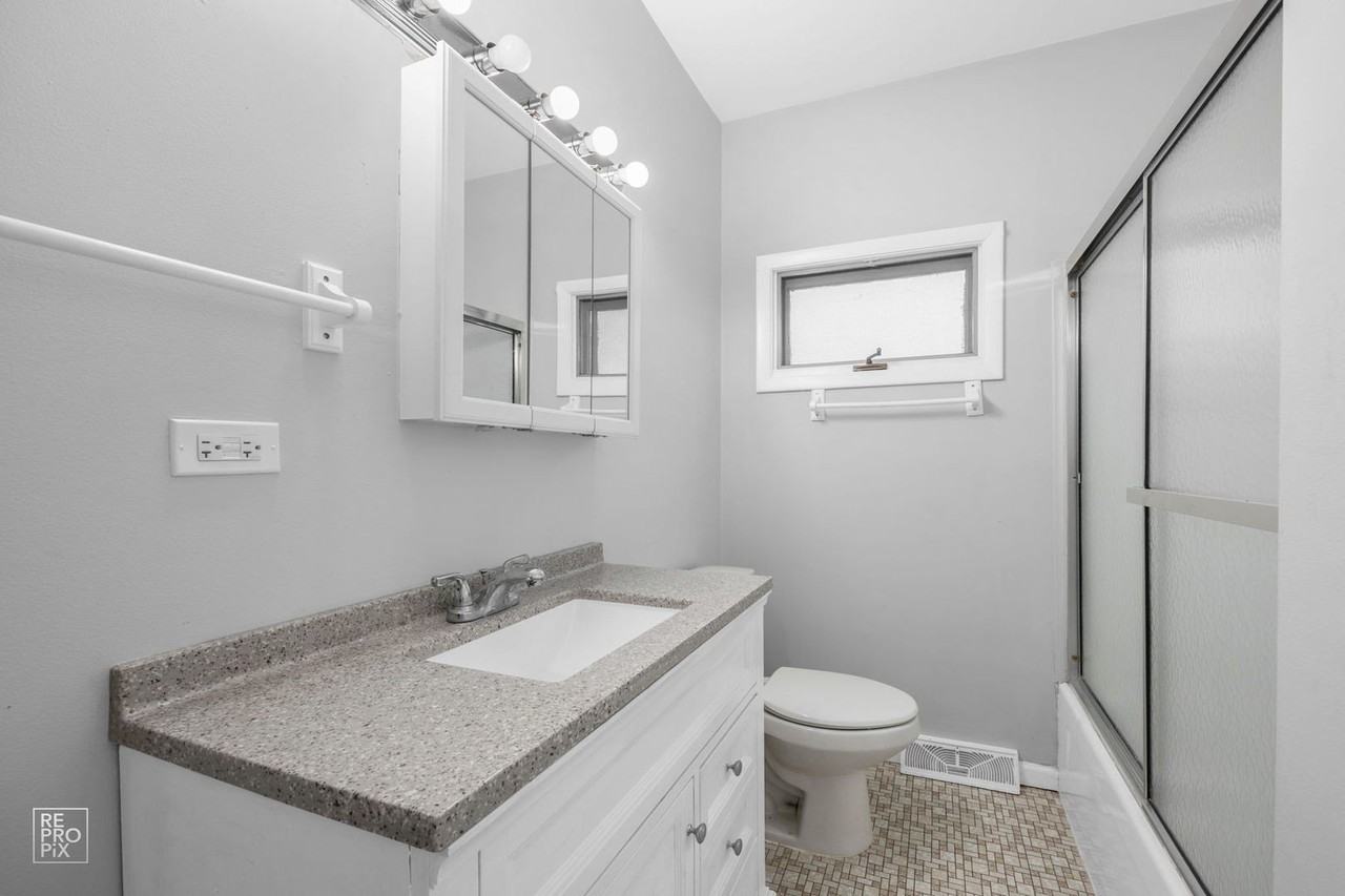 44 N Glenwood Ave - Photo 4 of 6