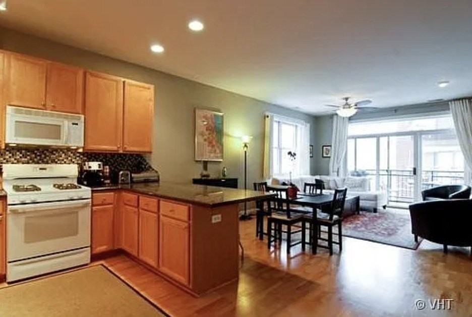 2310 W Saint Paul Ave #202 - Photo 5 of 9