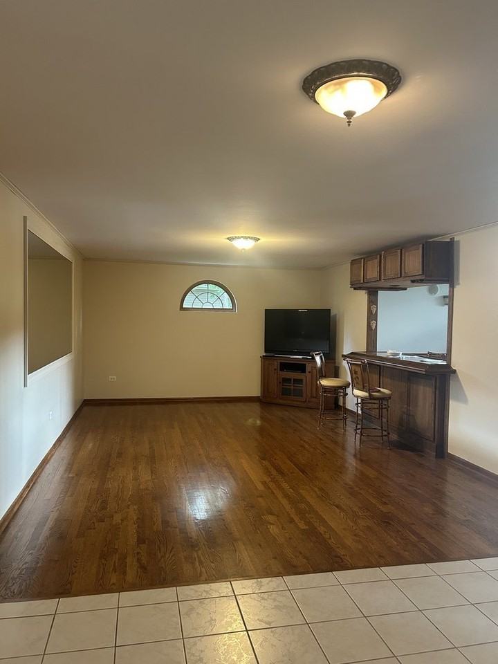 527 Springwood Ln - Photo 3 of 35