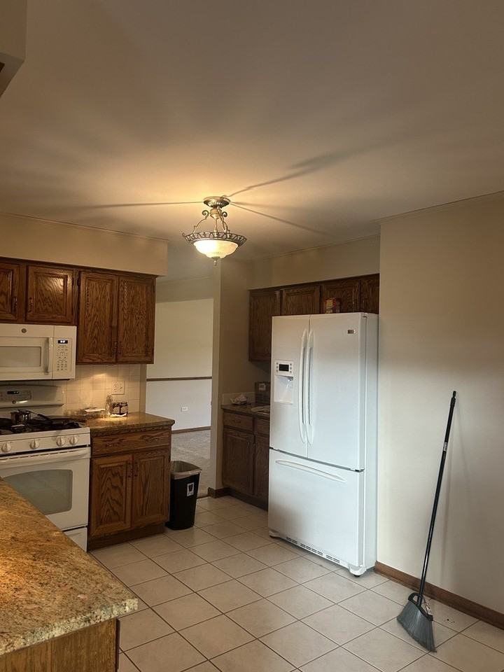 527 Springwood Ln - Photo 5 of 35