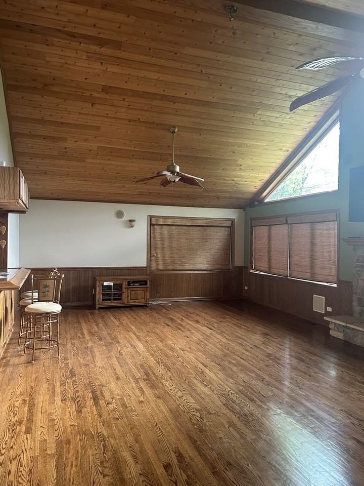 527 Springwood Ln - Photo 6 of 35