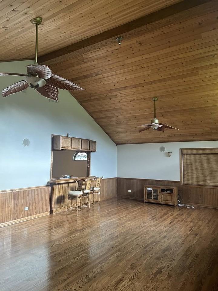 527 Springwood Ln - Photo 7 of 35