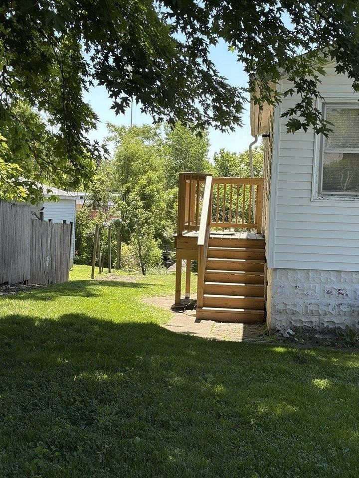 315 Pierce St - Photo 4 of 22